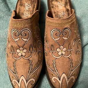 Embroidered Tan Women's Mules